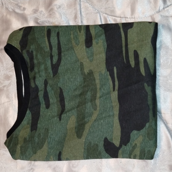 Reaction by Kenneth Cole Camo T-shirt/Boys Y-Sz 14/16-Pre-Owned-EXC Condition! - Picture 5 of 5